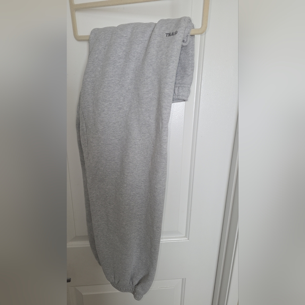 Aritzia TNA Mega Fit Sweatfleece Joggers Small - Picture 3 of 4